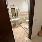 לינה וארוחת בוקר La Perla Di