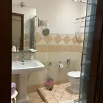 לינה וארוחת בוקר La Perla Di רומא
