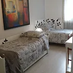 לינה וארוחת בוקר La Perla Di רומא