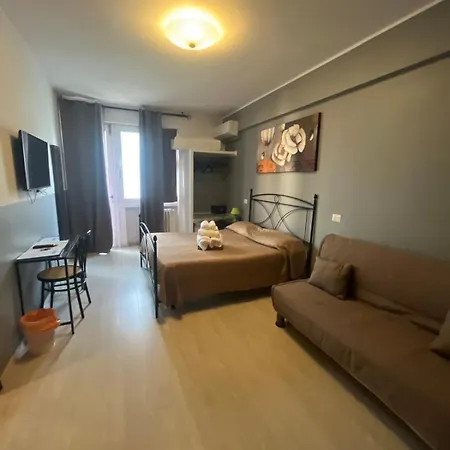 לינה וארוחת בוקר La Perla Di 4*