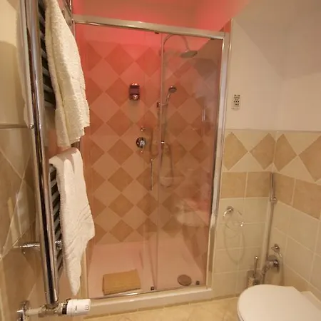 La Perla Di فندق مبيت وإفطار 4*
