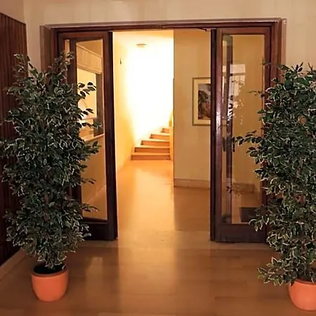 La Perla Di Nocleg ze śniadaniem 4*