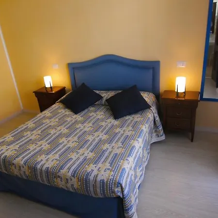 לינה וארוחת בוקר La Perla Di