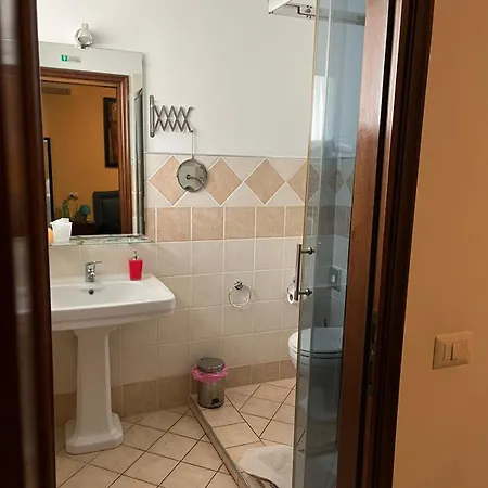 La Perla Di 4* Roma